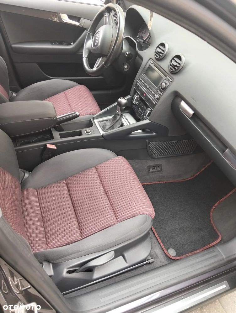 Audi A3 Sportback 2.0 TDI DPF Ambiente - 10