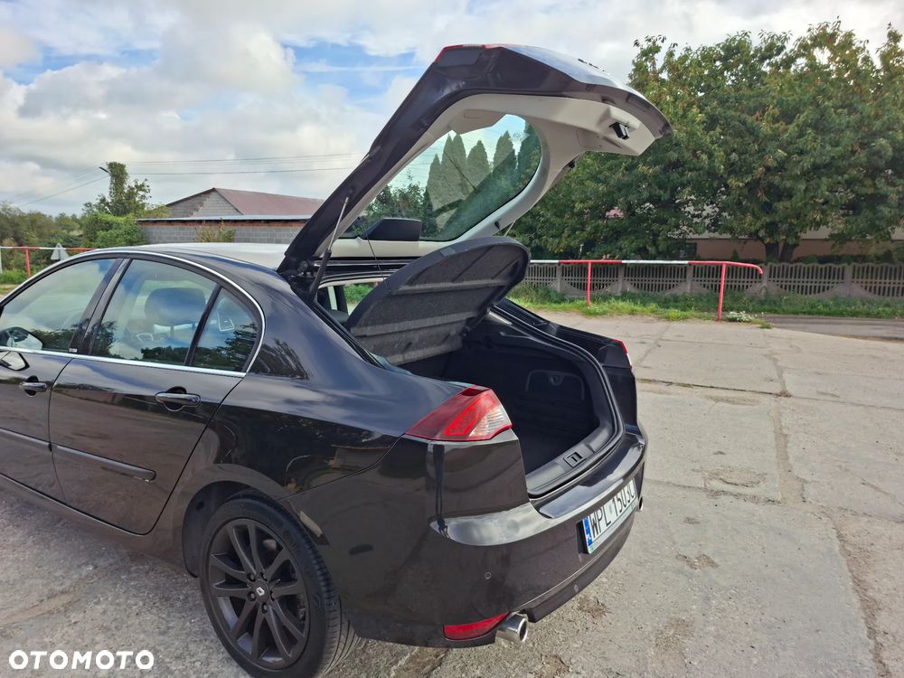 Renault Laguna dCi 180 FAP GT - 13