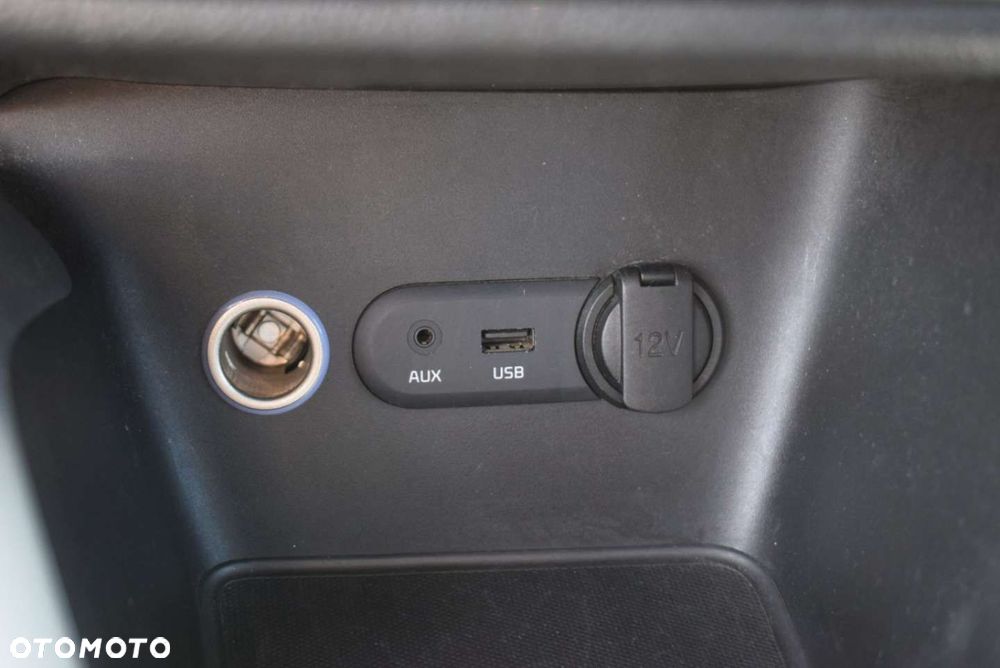 Kia Ceed - 33