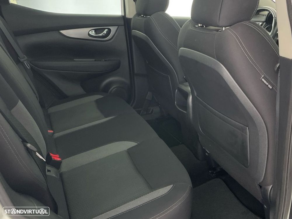 Nissan Qashqai 1.3 DIG-T N-Connecta DCT - 24