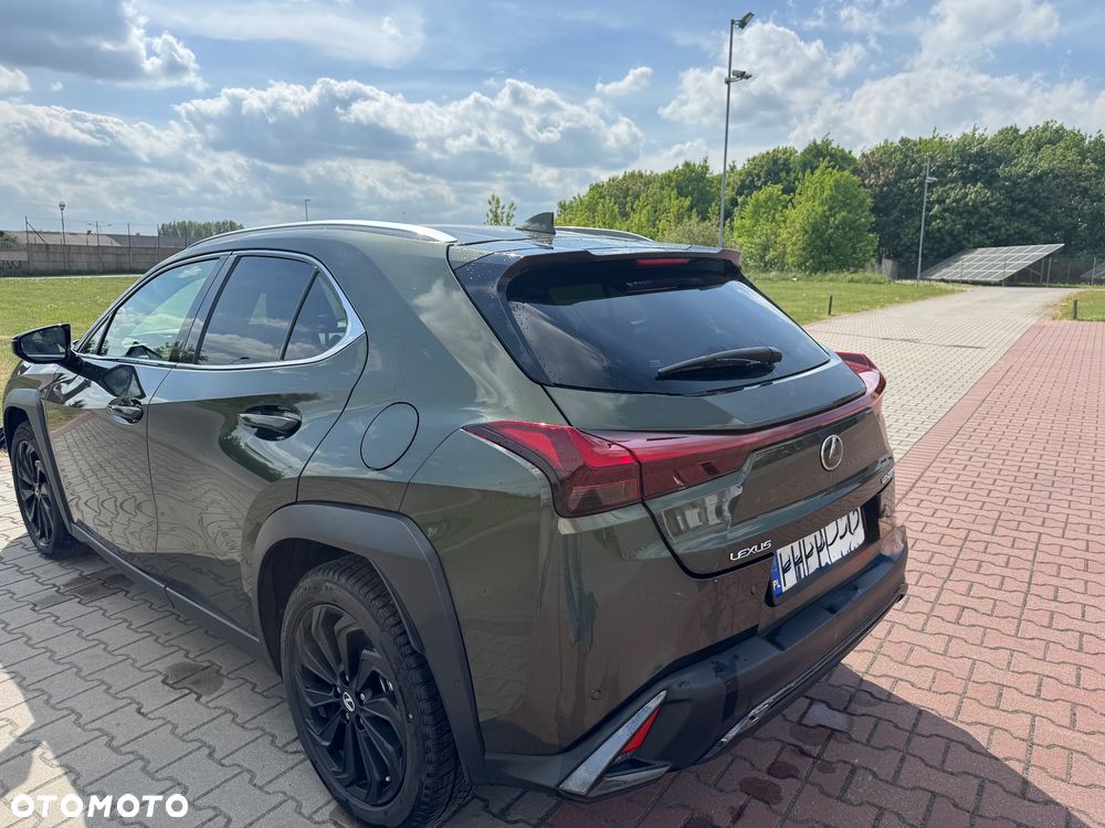 Lexus UX 250h F Sport 2WD - 4
