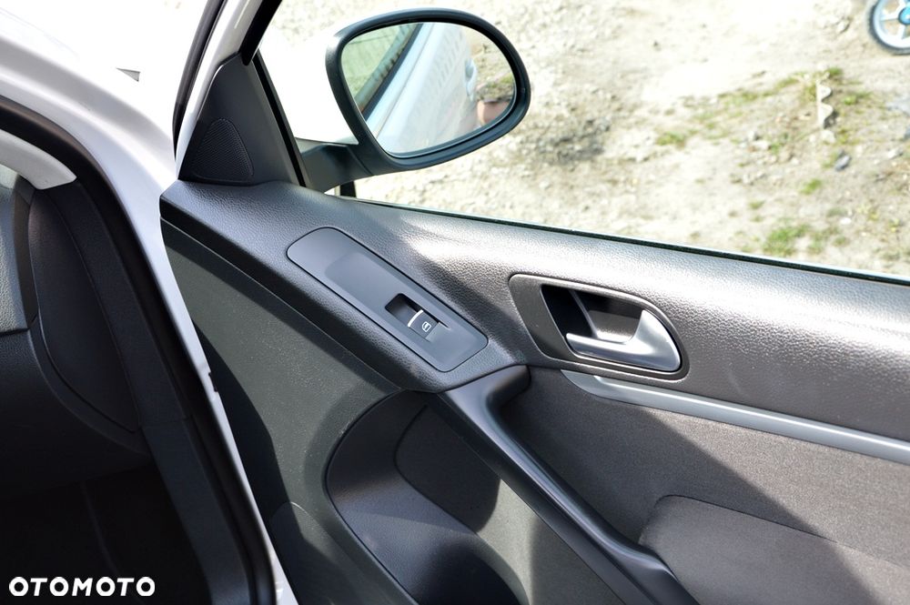 Volkswagen Tiguan - 17