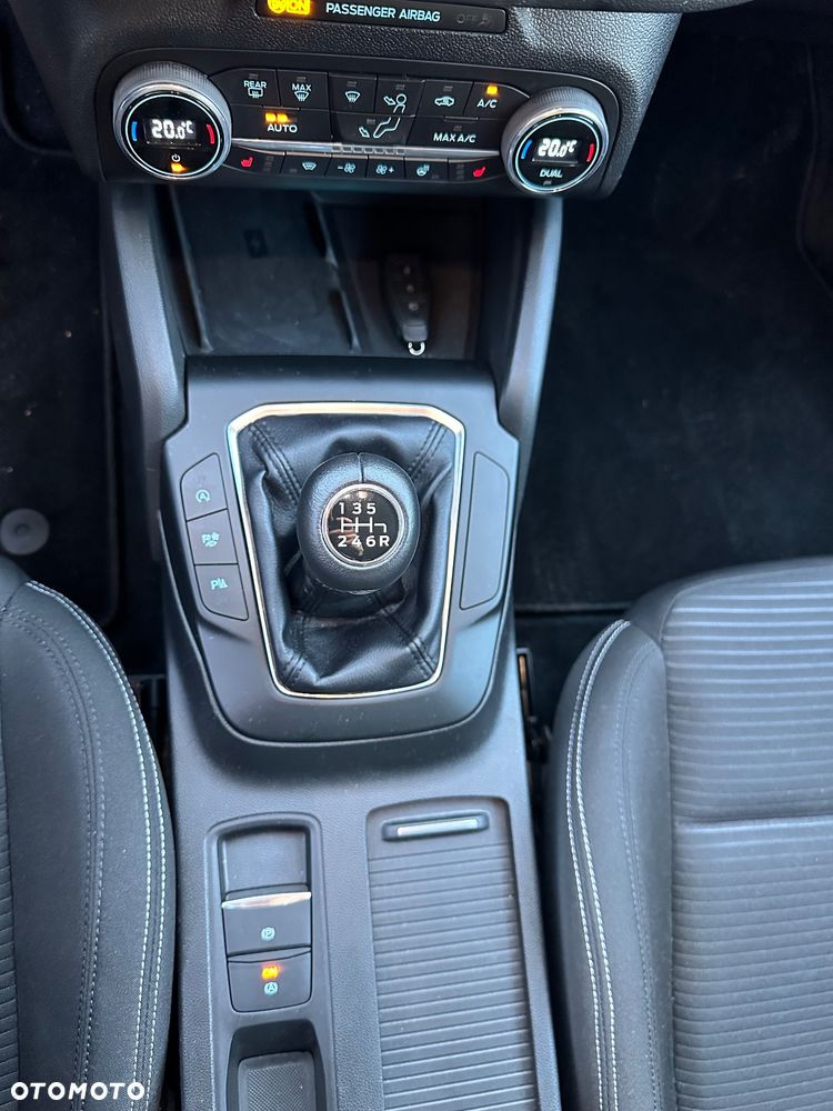 Ford Focus 1.0 EcoBoost Titanium X - 16