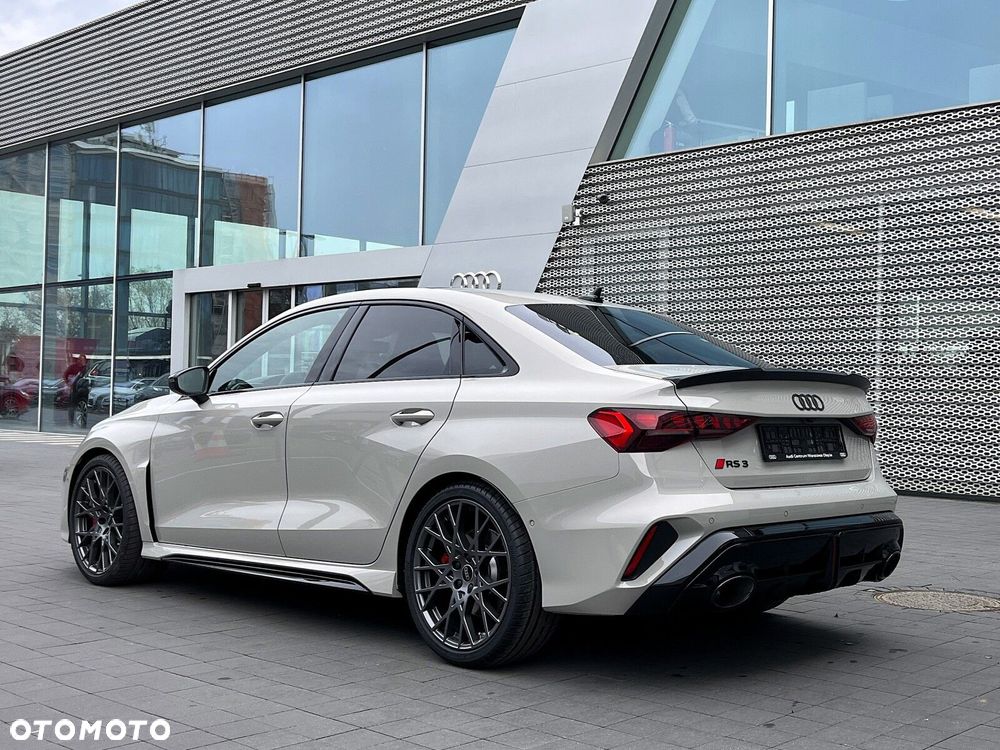 Audi RS3 Limousine - 4