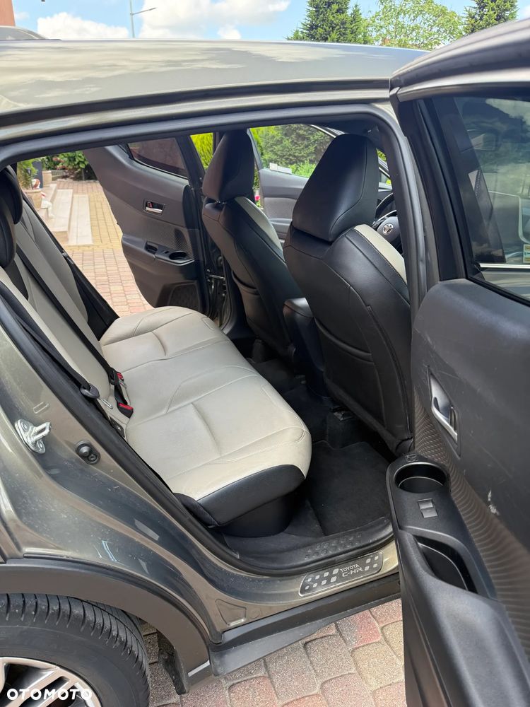 Toyota C-HR 2.0 Hybrid Executive - 20