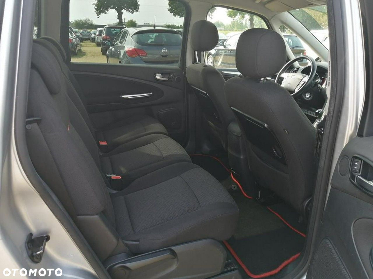 Ford Galaxy - 11