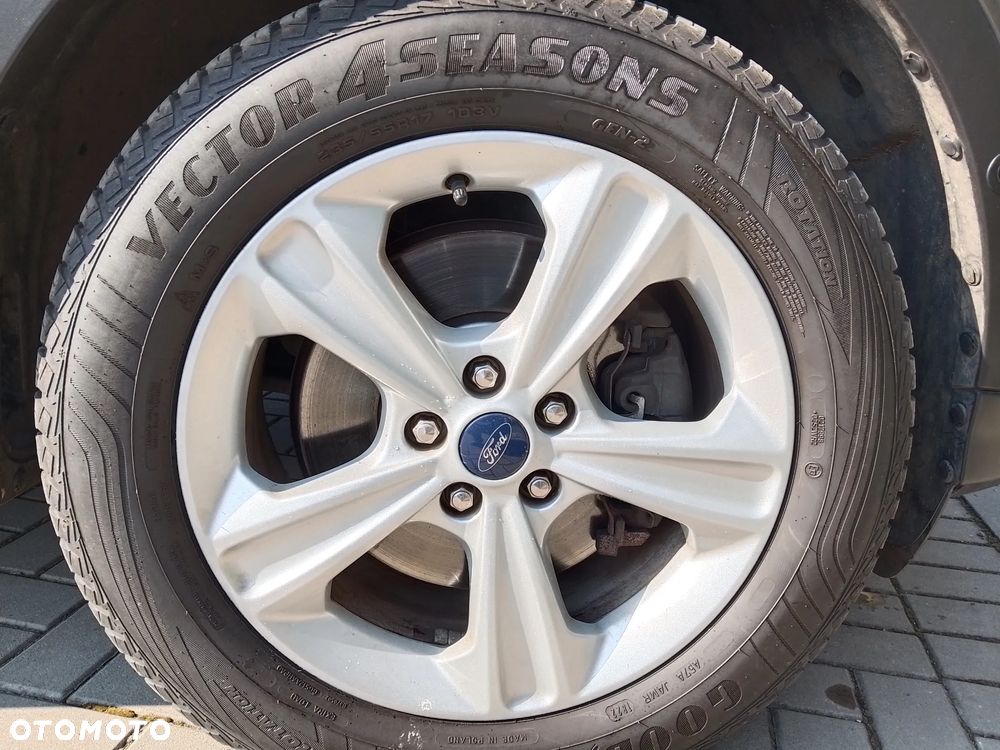 Ford Kuga 2.0 TDCi 2x4 Titanium - 19