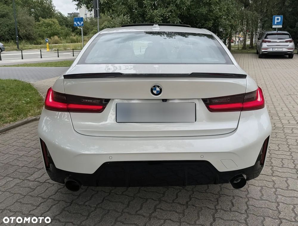 BMW Seria 3 330i - 9