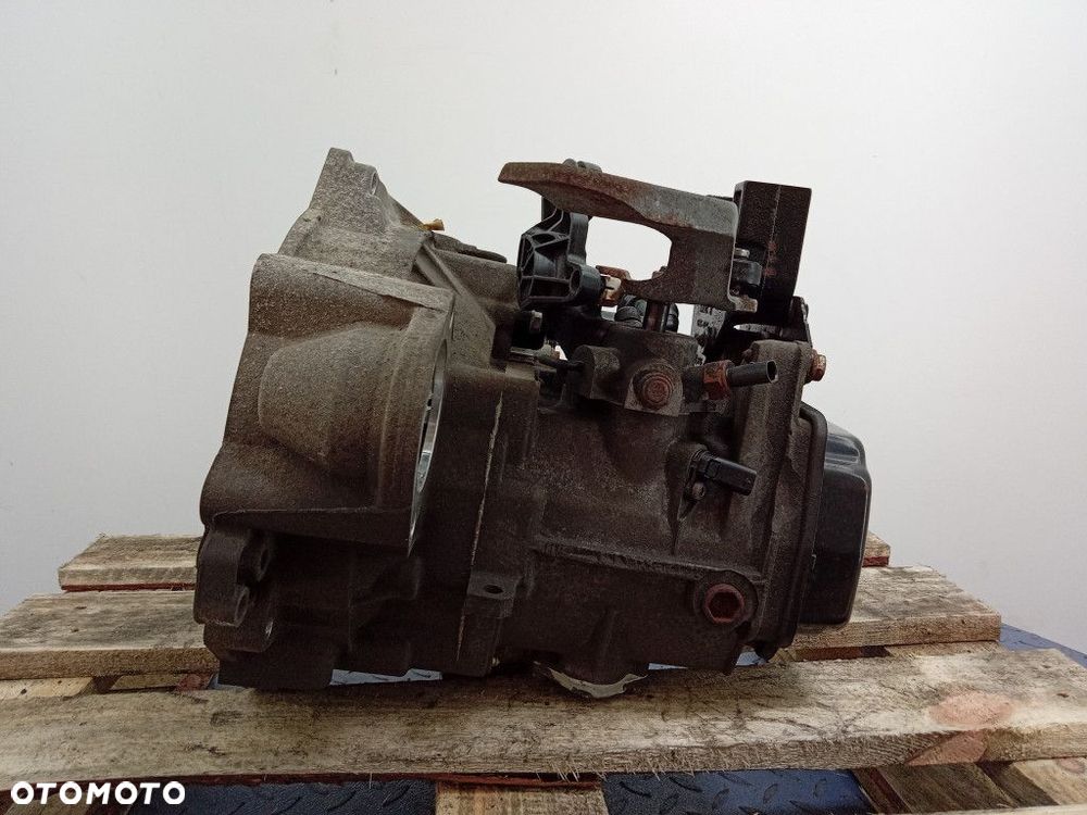 SKODA RAPID 1.6 TDI 116KM SKRZYNIA MANUALNA RSY - 2