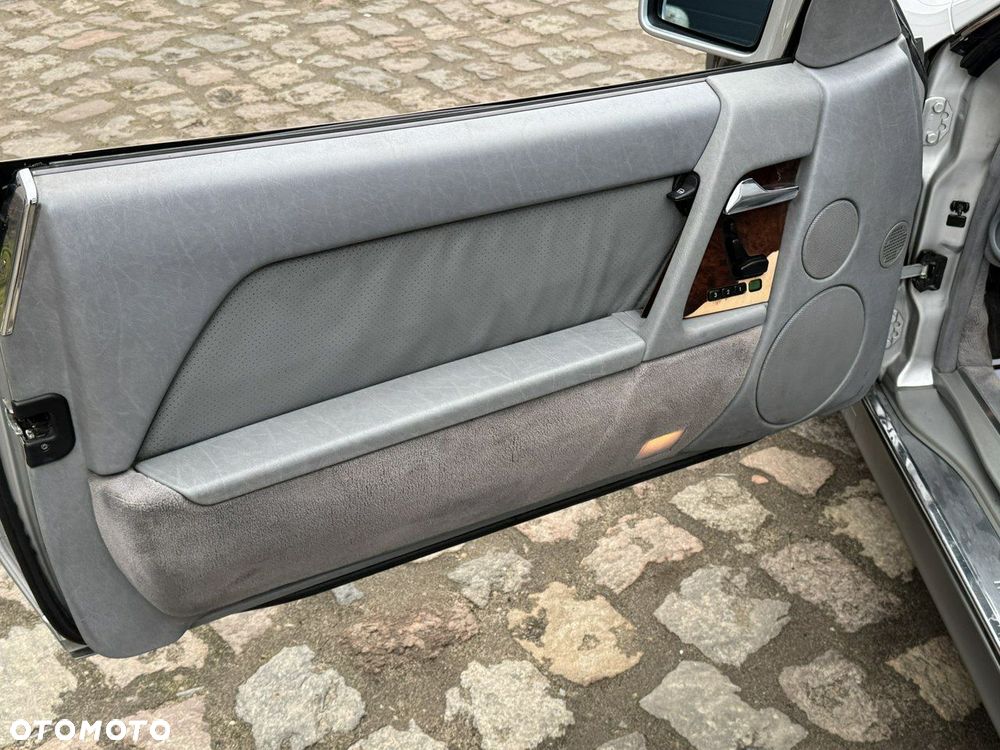 Mercedes-Benz SL - 24