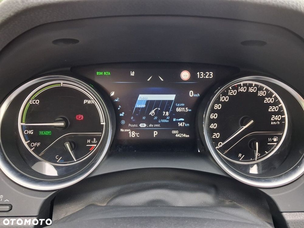 Toyota Camry 2.5 Hybrid Executive CVT - 11