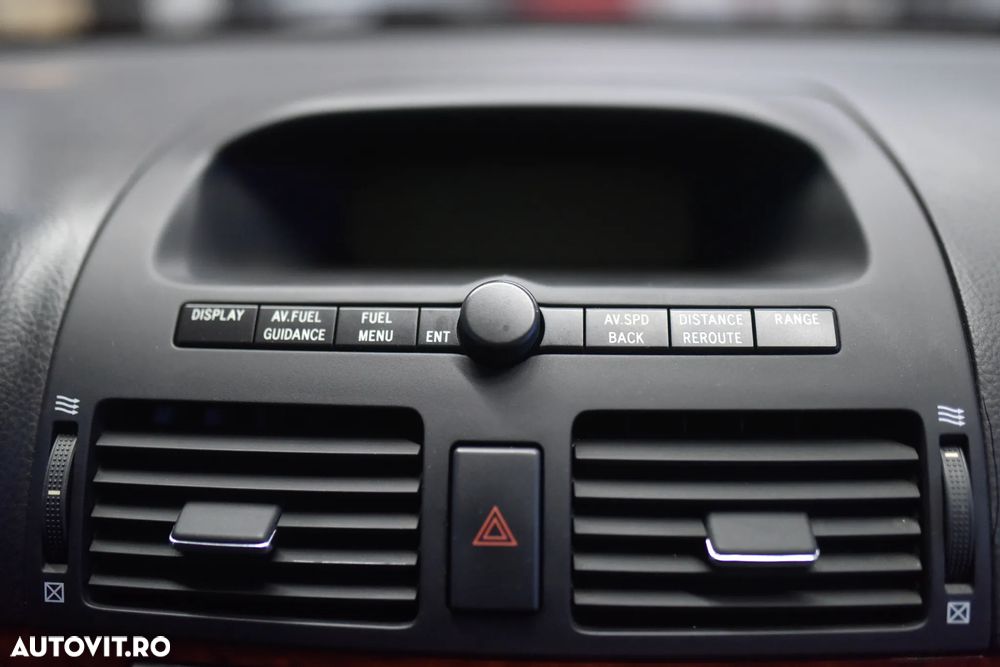 Toyota Avensis 2.2 D-4D Executive - 9