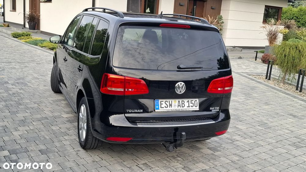 Volkswagen Touran - 4