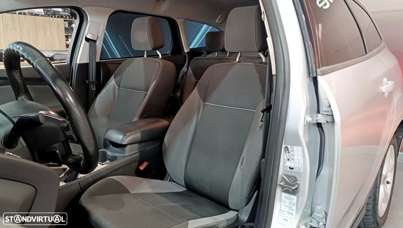 Ford Focus SW 1.6 TDCi Titanium Best Econetic - 35