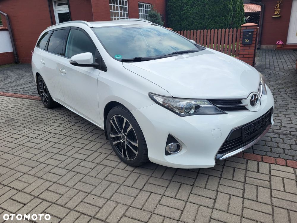 Toyota Auris - 1