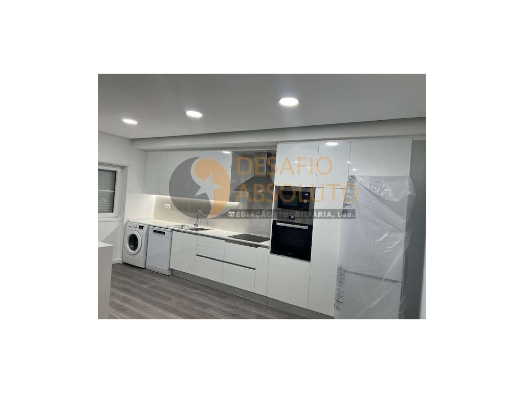 Apartamento T2 Totalmente Remodelado, Corroios - Grande imagem: 2/8