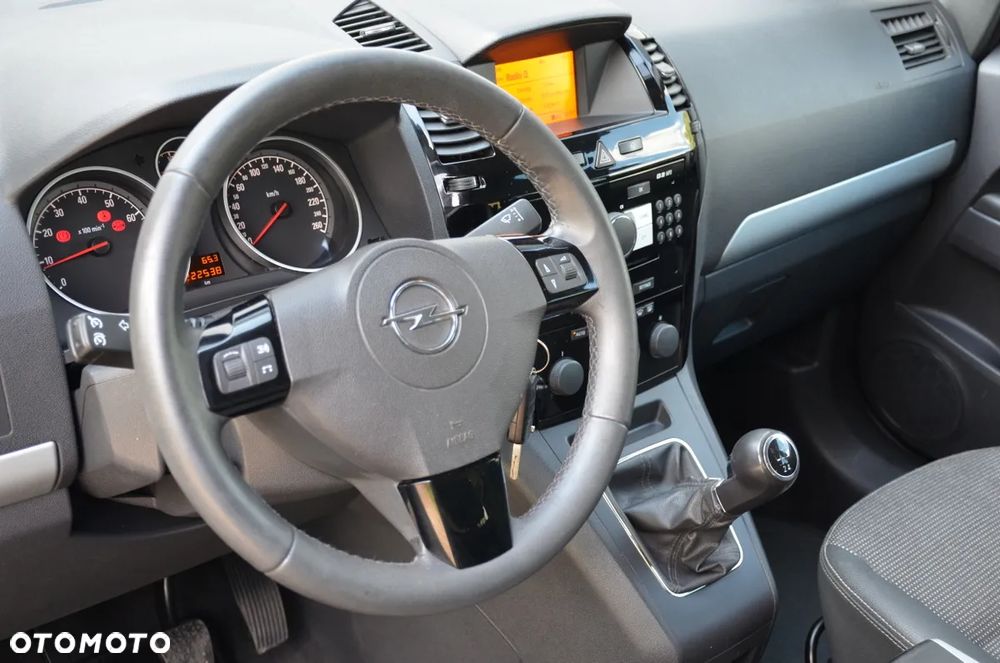 Opel Zafira 1.8 Cosmo - 21