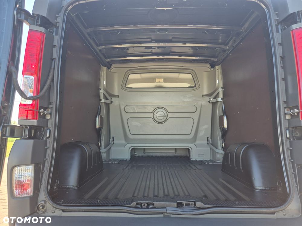 Opel Vivaro - 21