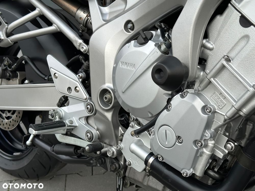 Yamaha FZ6 - 19