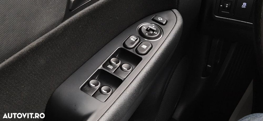 Hyundai i30 1.6 CRDi GLS COMFORT - 11