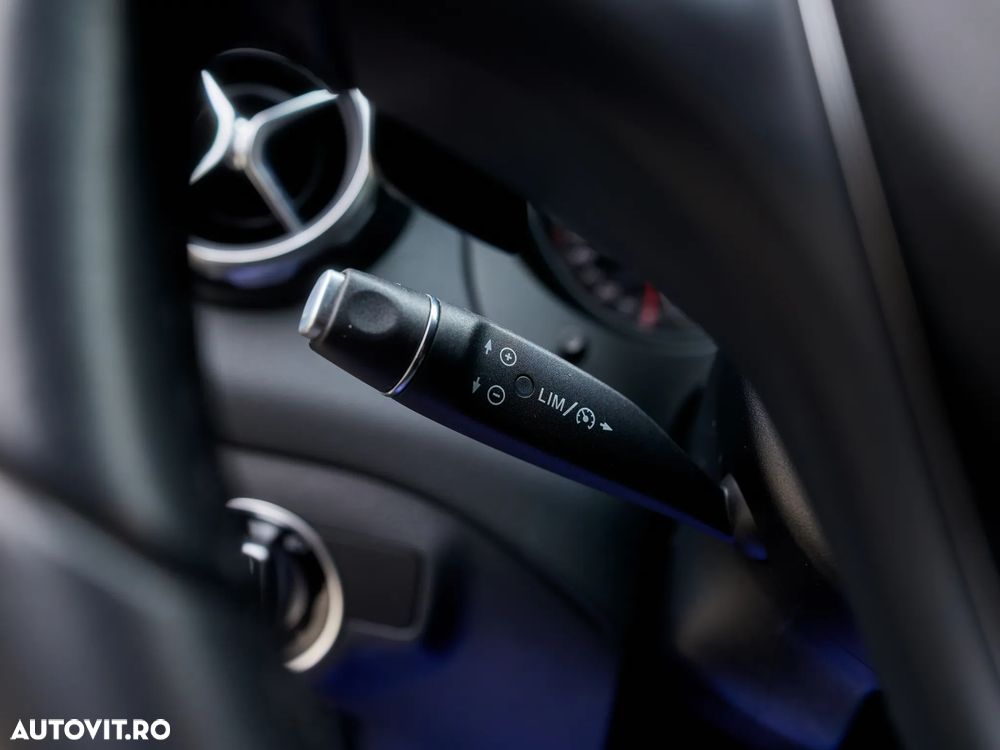 Mercedes-Benz GLA 180 d 7G-DCT Urban - 20