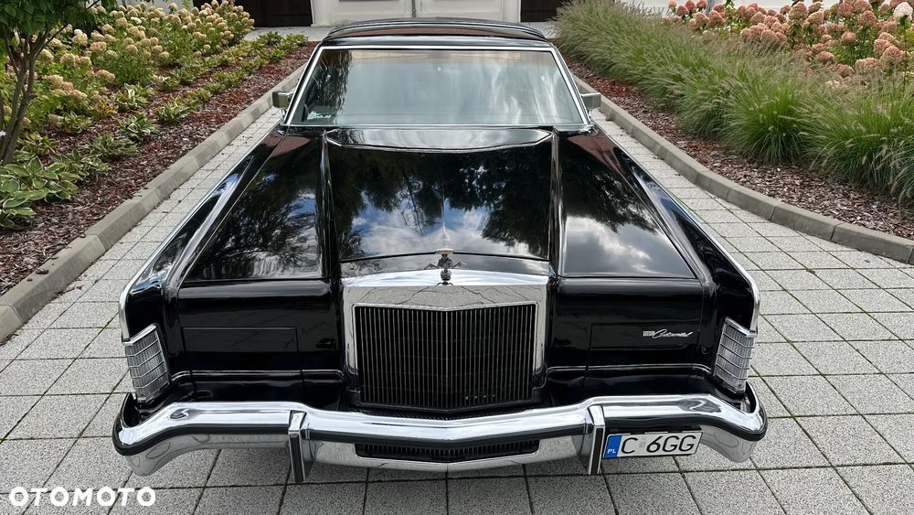 Lincoln Town Car - 1