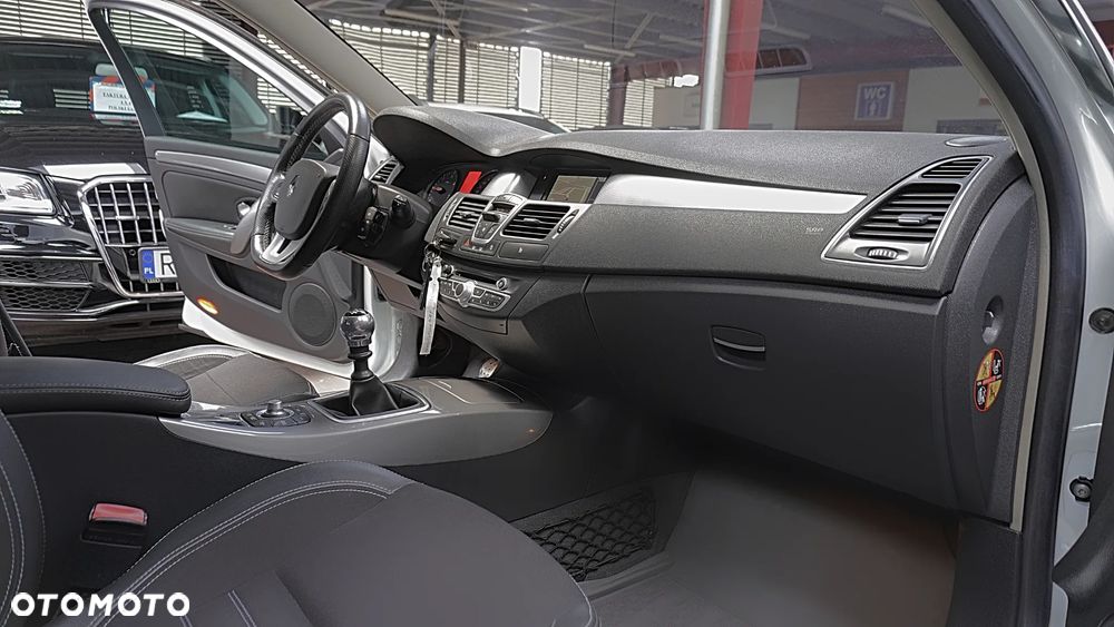 Renault Laguna 2.0 dCi NervaSport ESM - 15