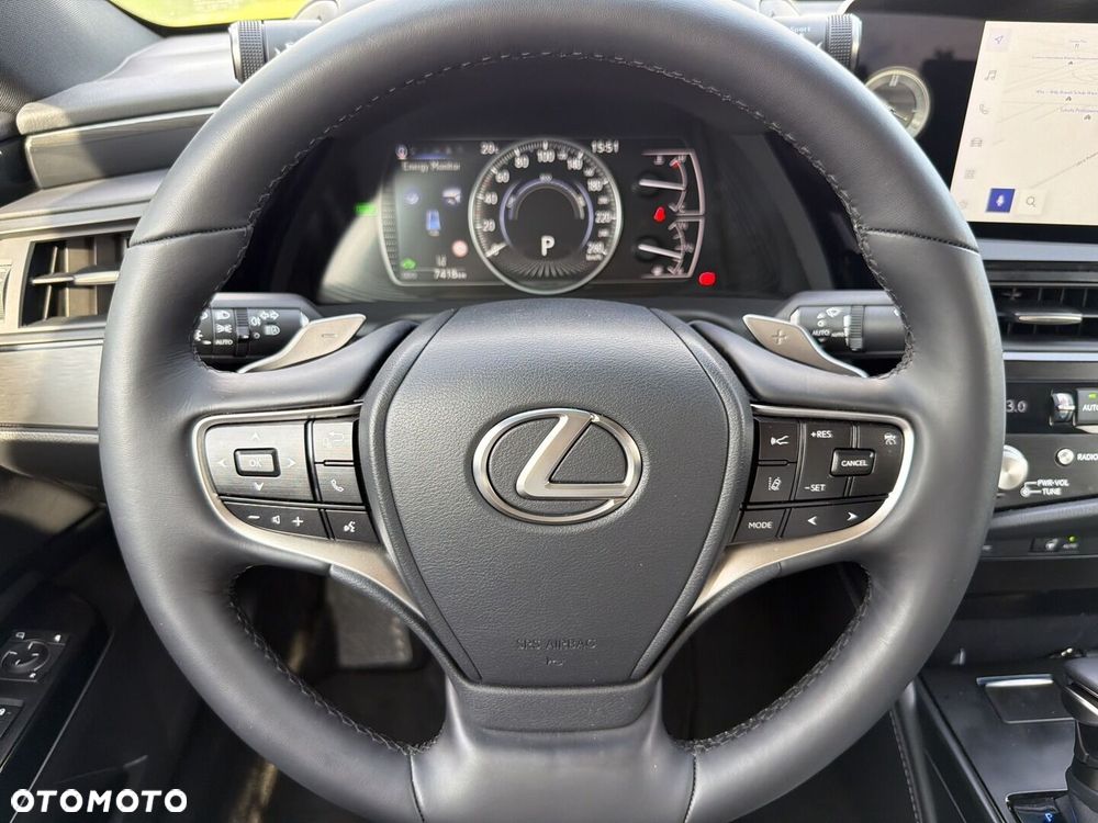 Lexus ES 300h Business Edition - 17