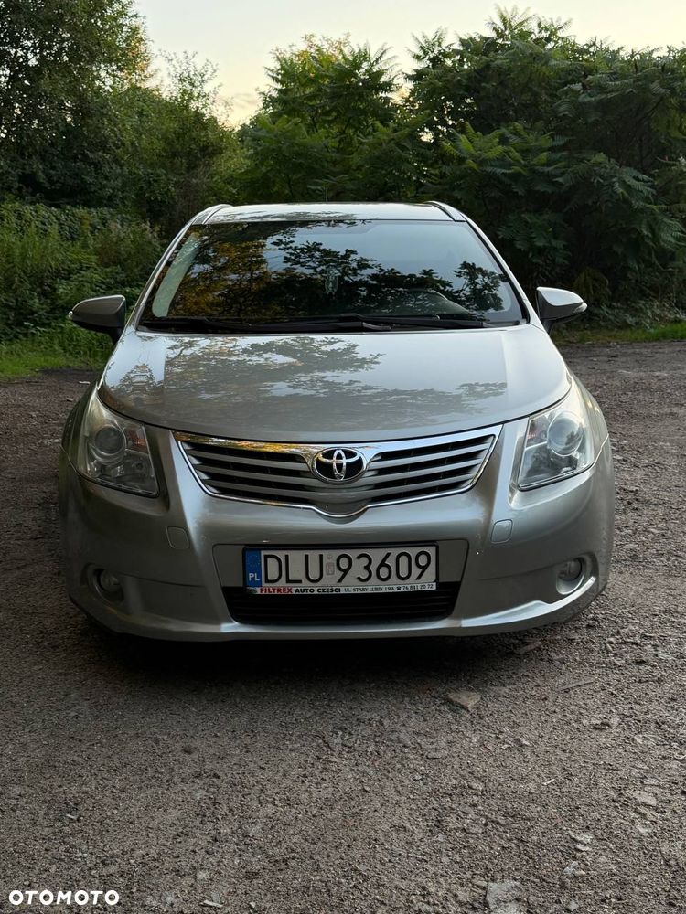 Toyota Avensis 1.6 Luna - 2