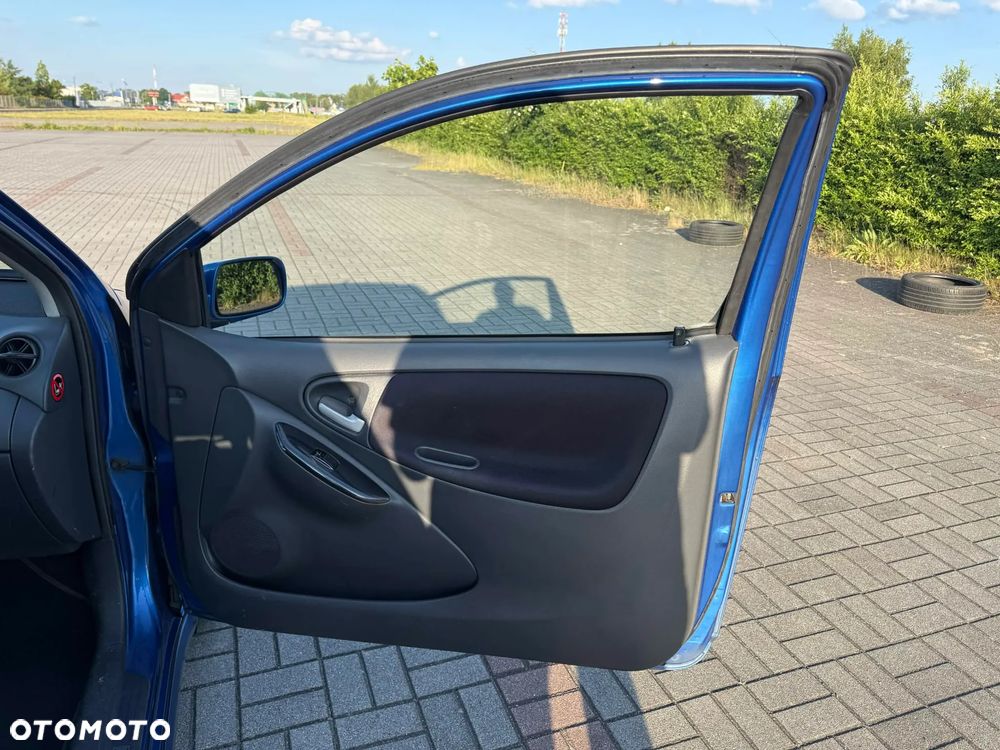 Toyota Yaris - 15