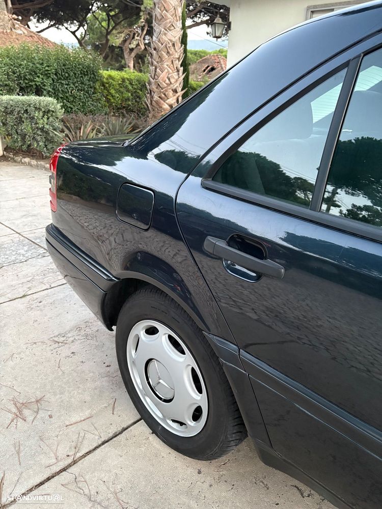 Mercedes-Benz C 220 D Classic - 28