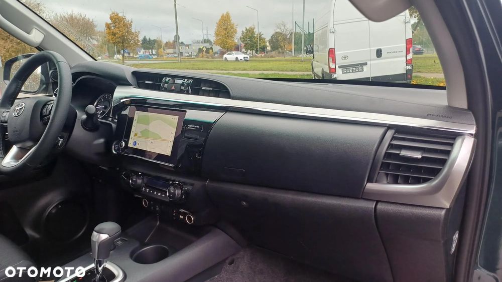 Toyota Hilux - 12
