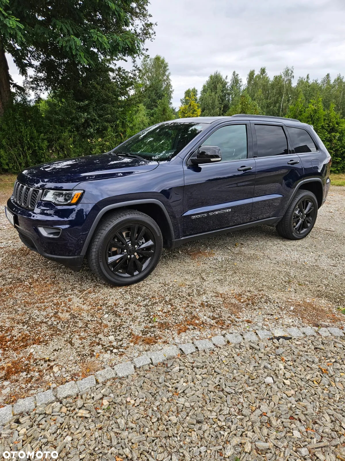 Jeep Grand Cherokee - 22