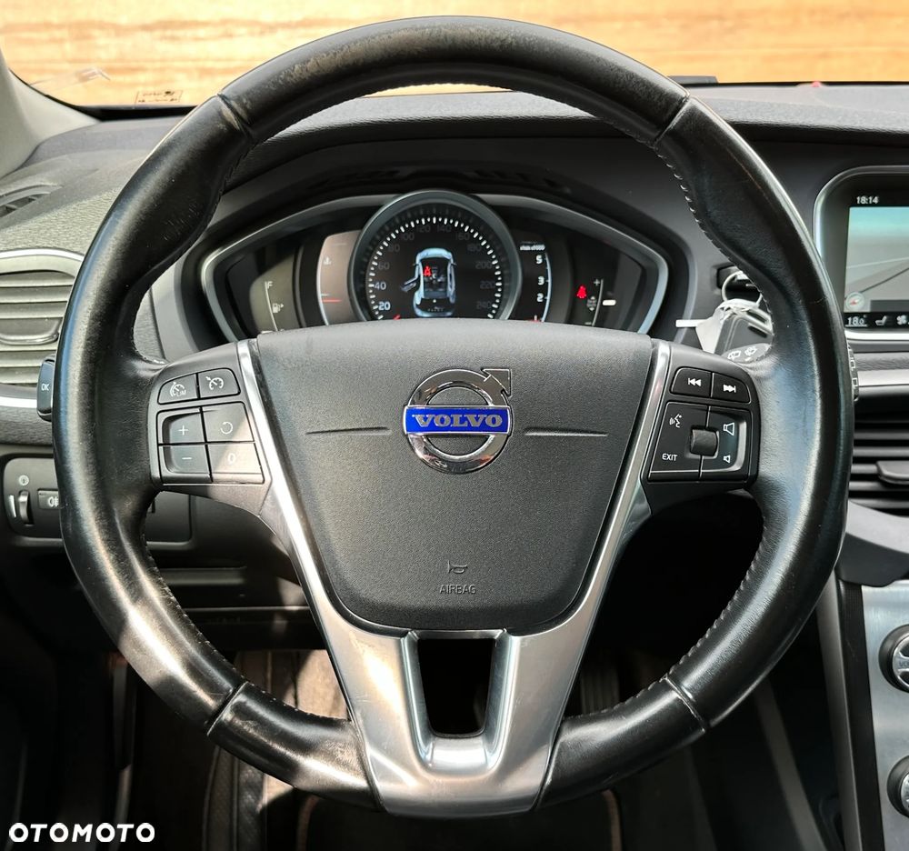 Volvo V40 D4 Drive-E Ocean Race - 18