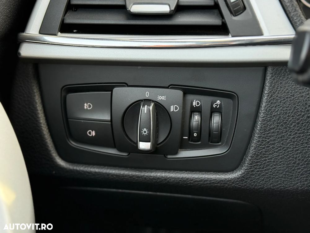 BMW Seria 3 320d Aut. - 26