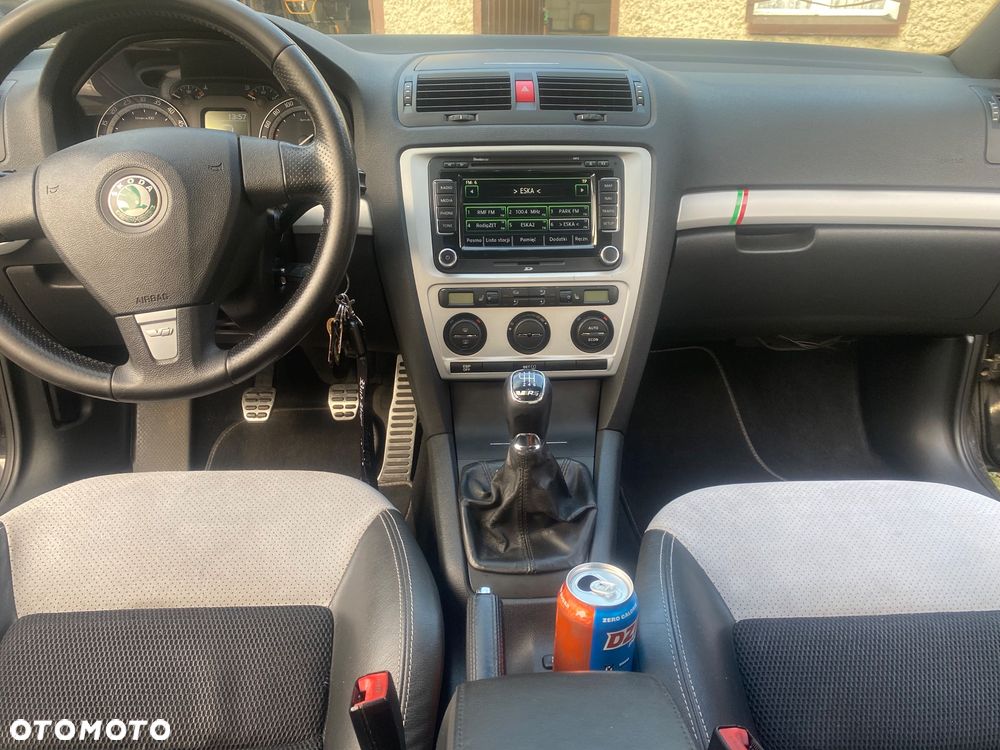 Skoda Octavia 2.0 TDI RS - 18