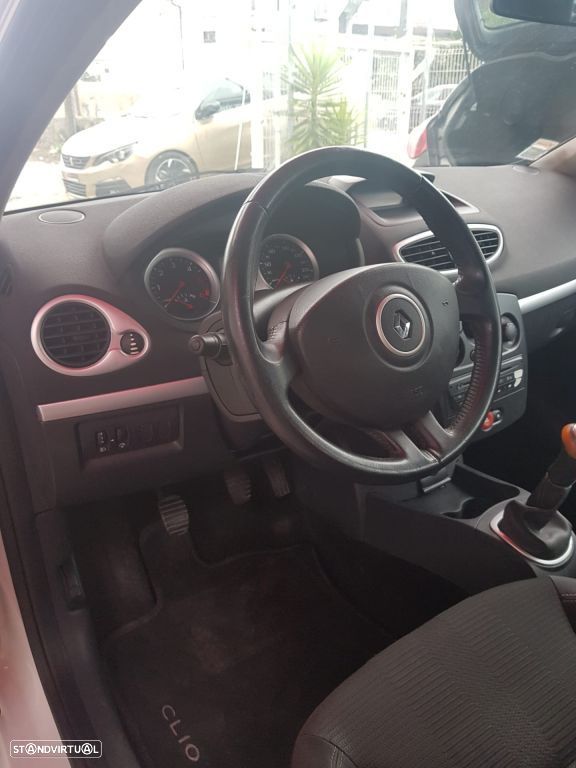 Renault Clio 1.5 dCi Fairway - 11