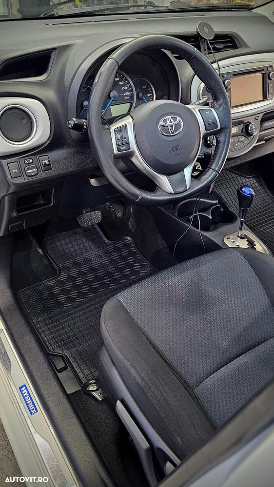Toyota Yaris - 7