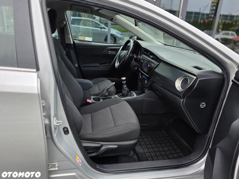Toyota Auris 2.0 D-4D Prestige - 22