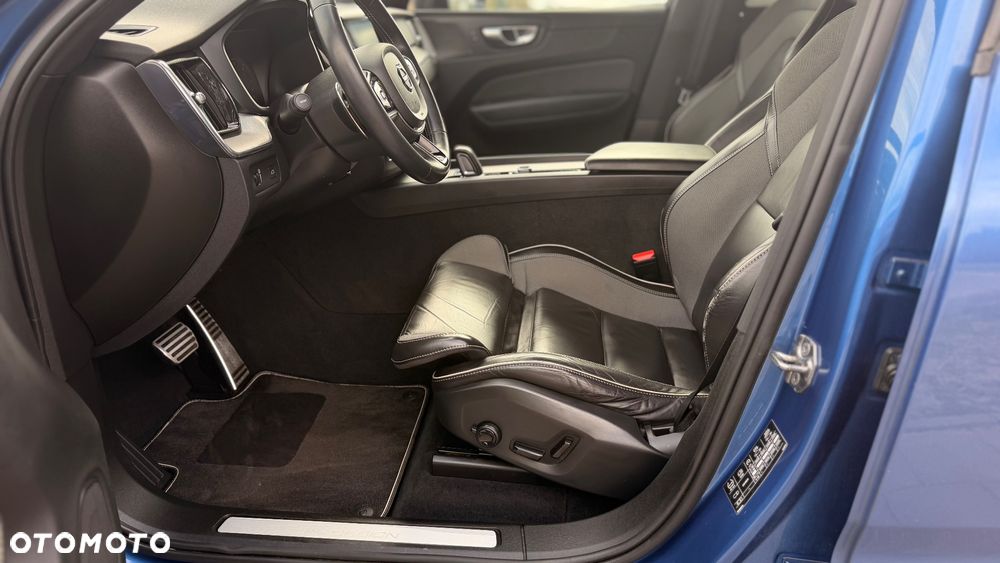 Volvo XC 60 B4 D AWD R-Design - 16