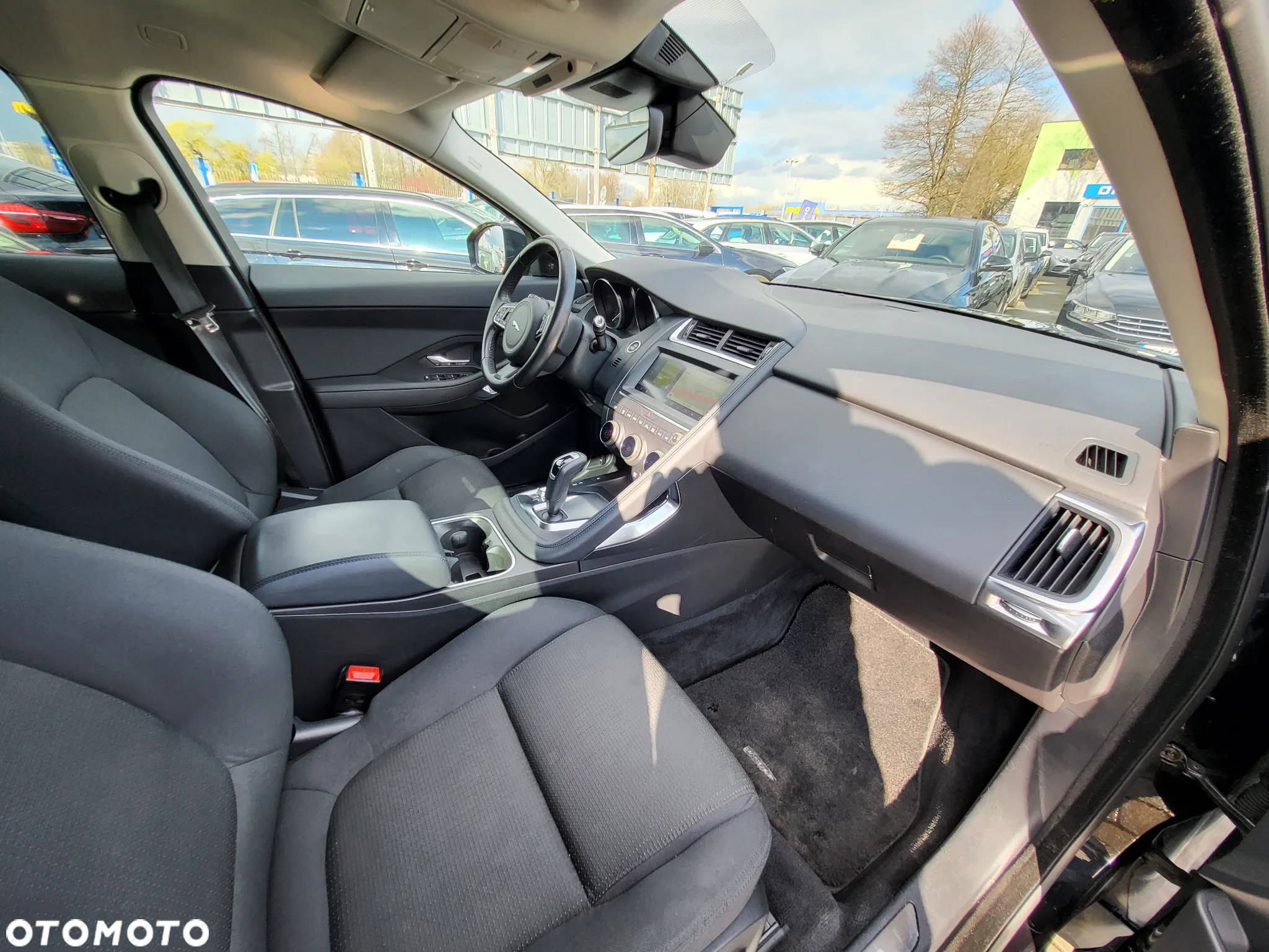 Jaguar E-Pace P200 AWD - 9