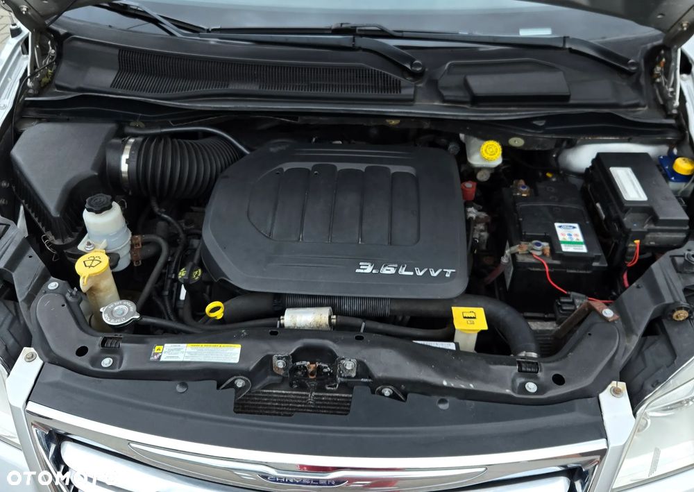 Chrysler Town & Country 3.6 Touring - 19
