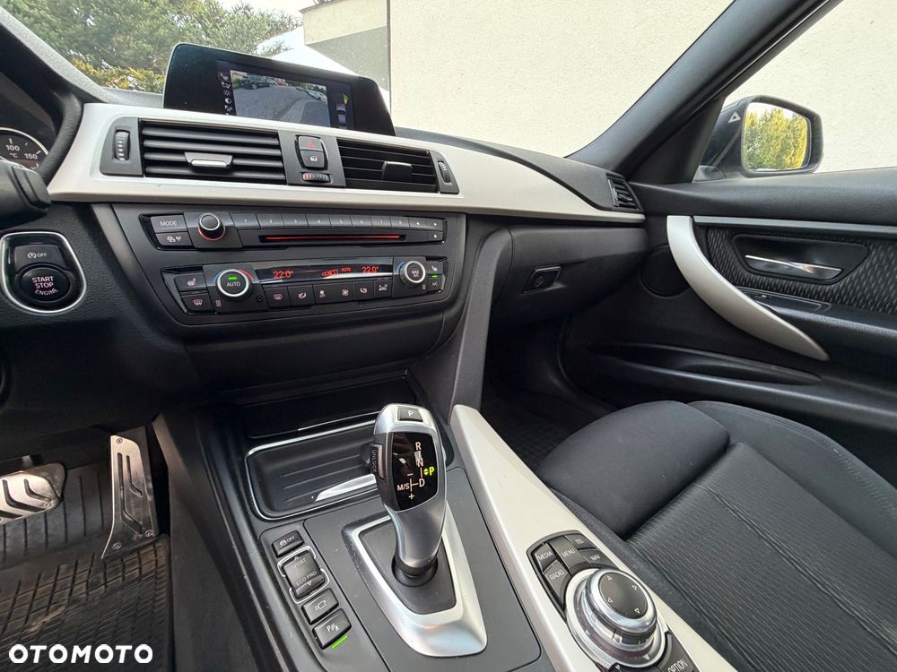 BMW Seria 3 318d Luxury Line - 22