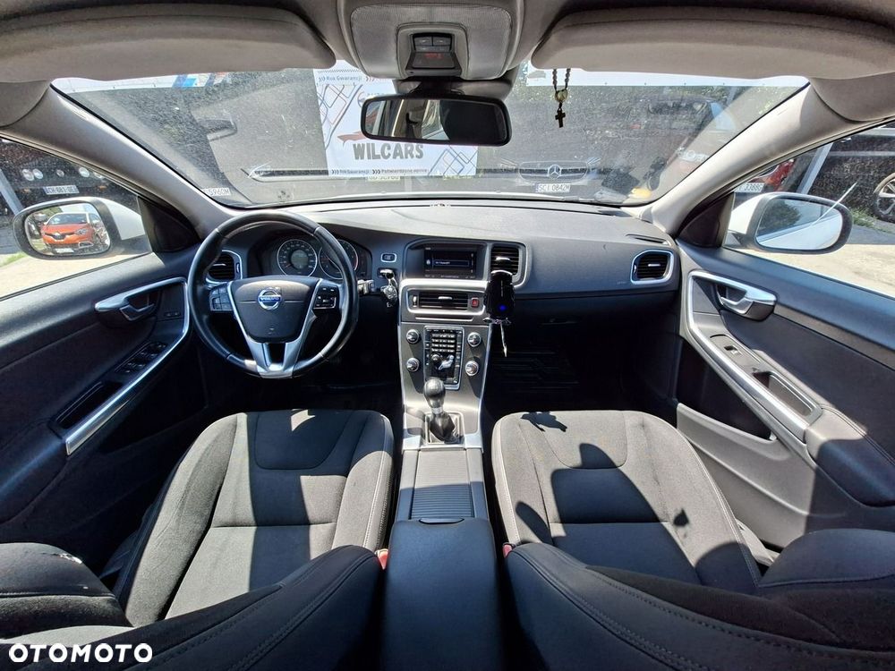 Volvo V60 D3 Momentum - 13