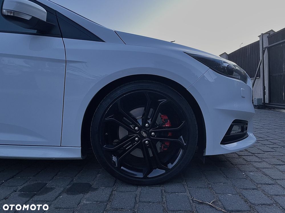 Ford Focus 2.0 EcoBoost ST-2 - 10