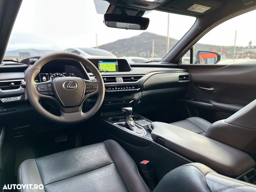 Lexus UX 250h FWD Executive - 15