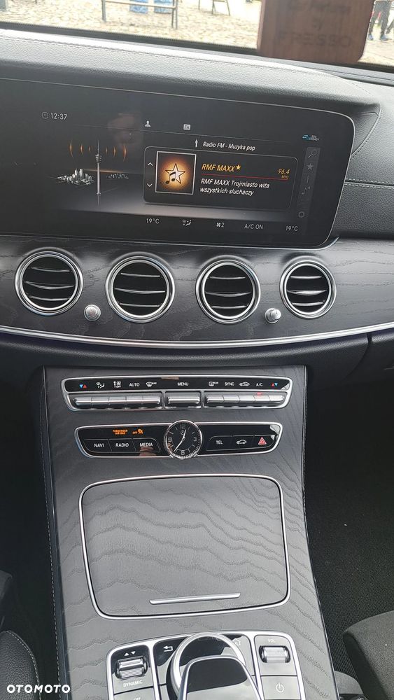 Mercedes-Benz Klasa E 200 4-Matic 9G-TRONIC - 14