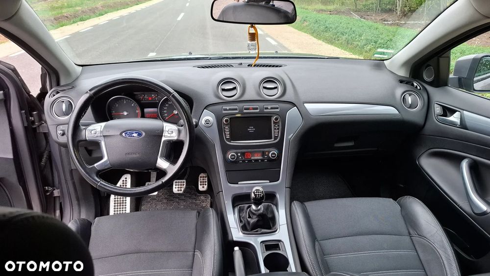 Ford Mondeo 2.0 TDCi Ambiente - 10
