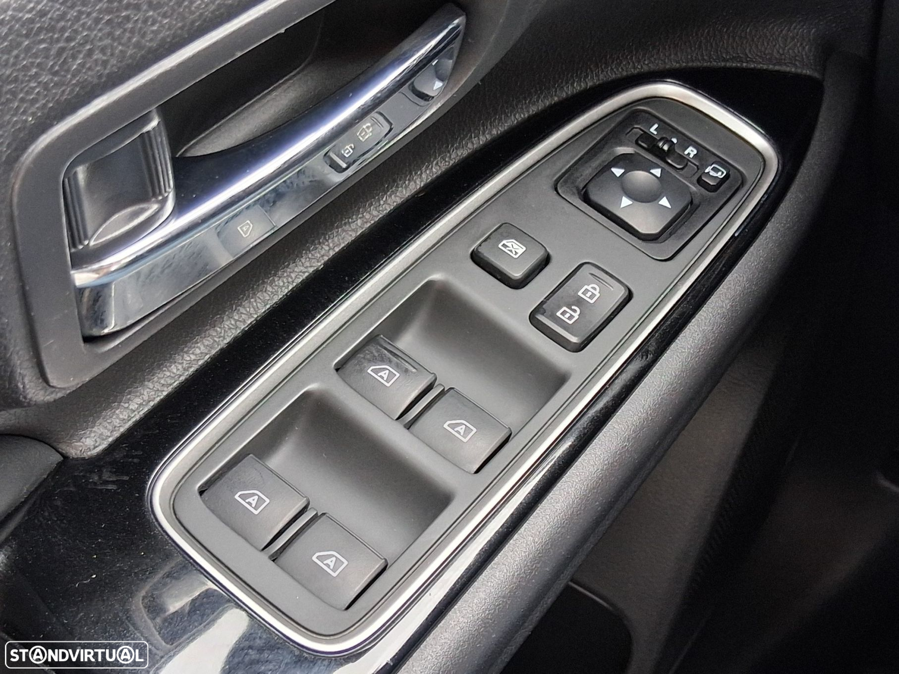 Mitsubishi Outlander 2.4 PHEV Intense - 44