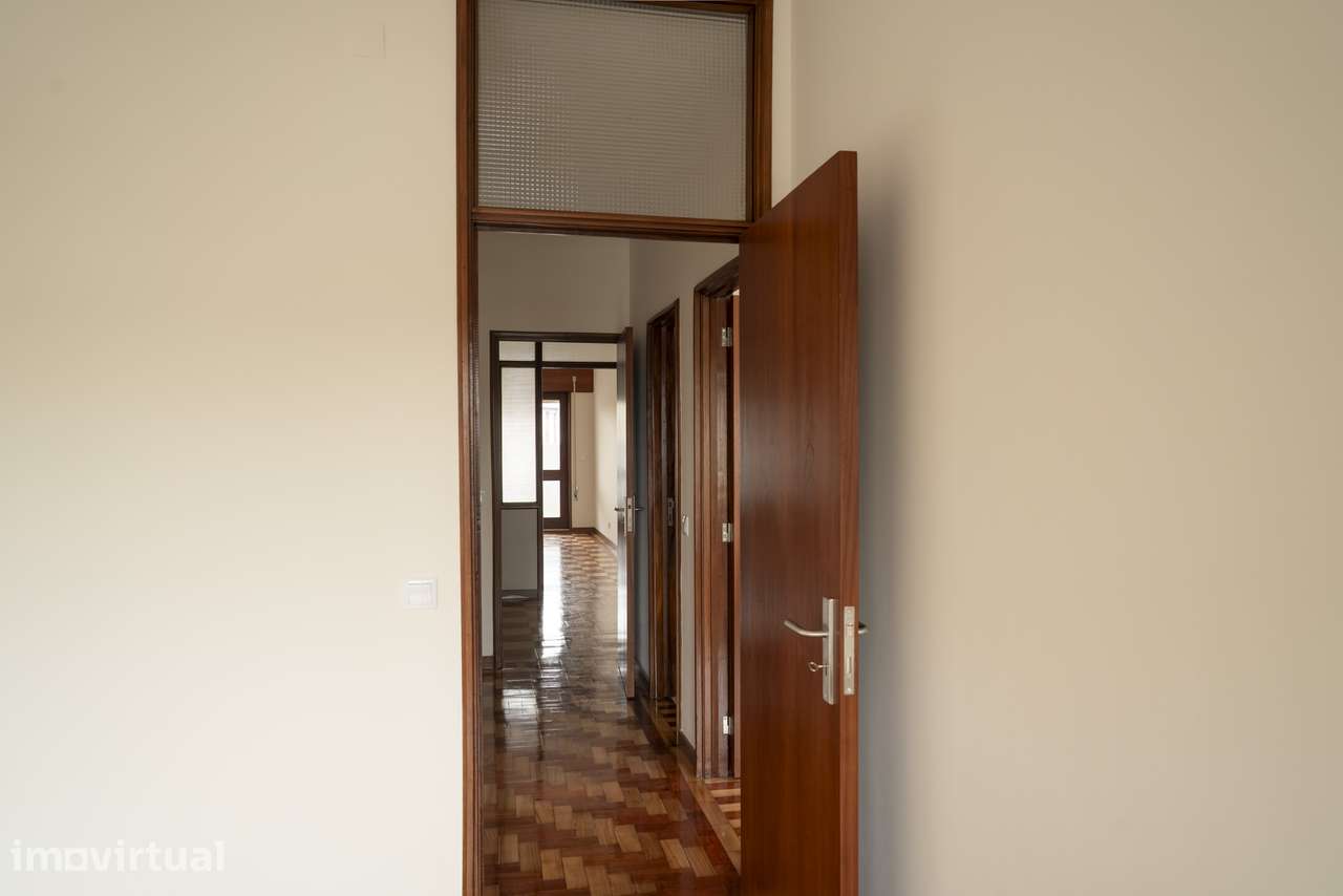 APARTAMENTO T2  TOTALMENTE RENOVADO – Primeira Utilização - Pedrouços - Grande imagem: 3/33